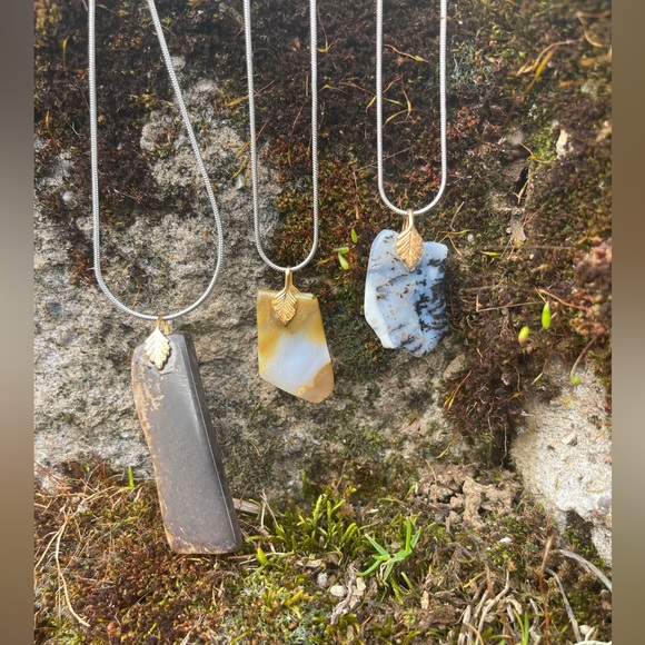 Handmade polished rock necklaces - Picture 10 of 11